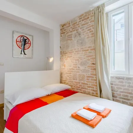 Roza - Luxury Four Bedroom With Private Pool